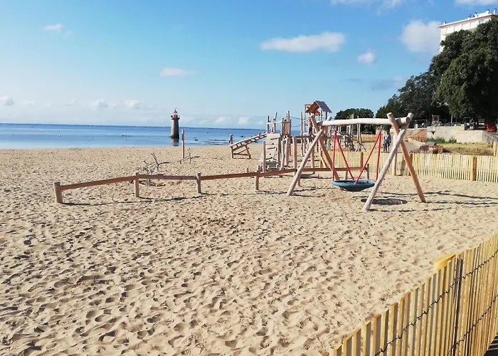 L'authentique - 600m - Piscine 度假居 *